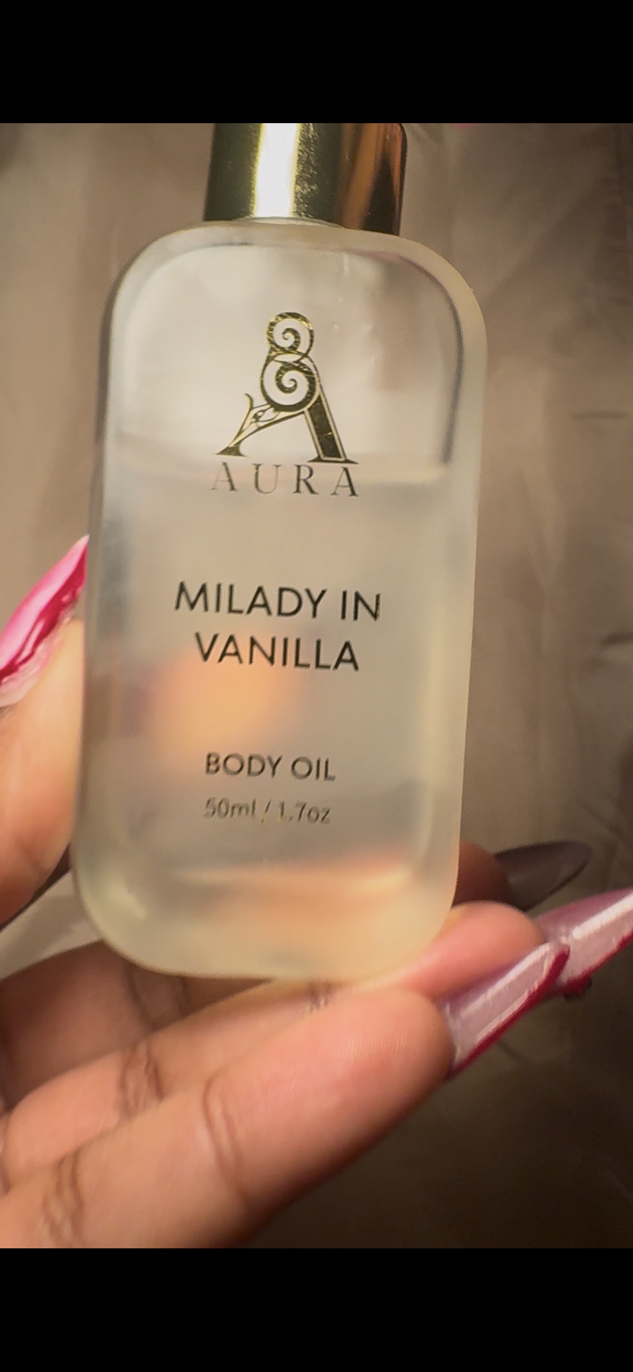Milady in vanilla - Elegant and long lasting body oil